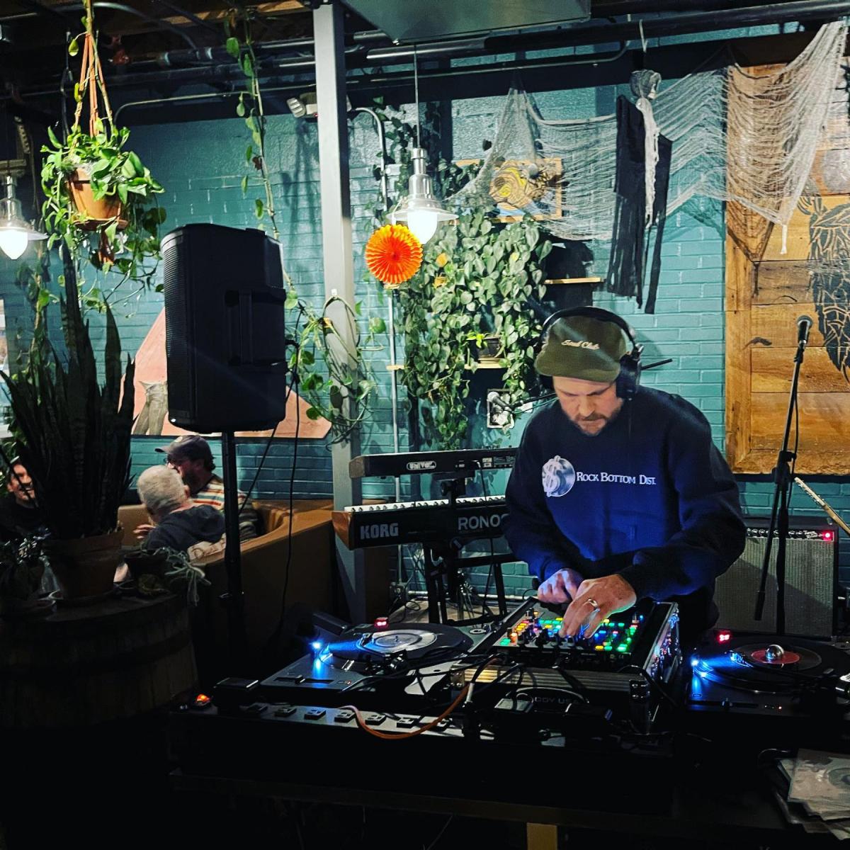 Vinyl Night at Harmony Brewing