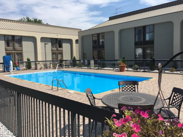 Clarion Inn and Suites Airport