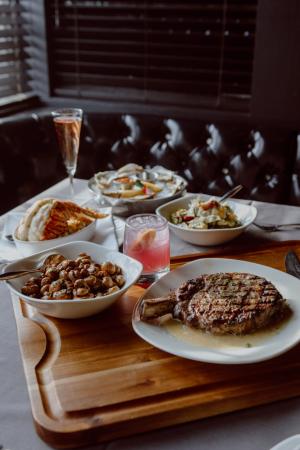 Bowdie's Chophouse