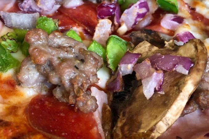 Lia's Pizza