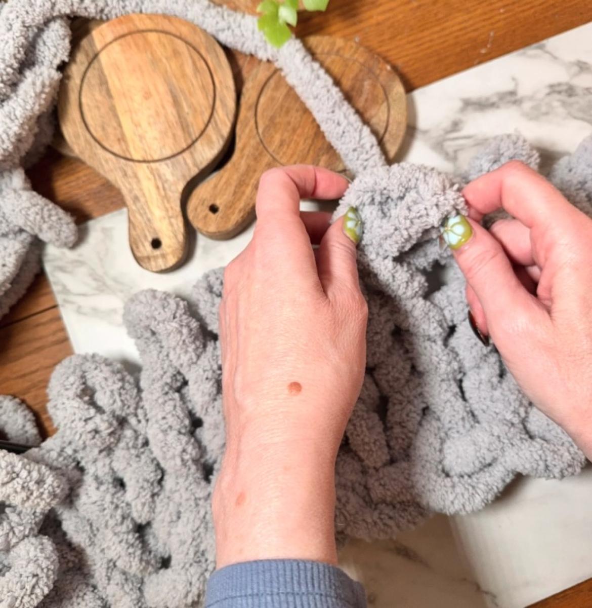 Chunky Chenille Scarf Workshop