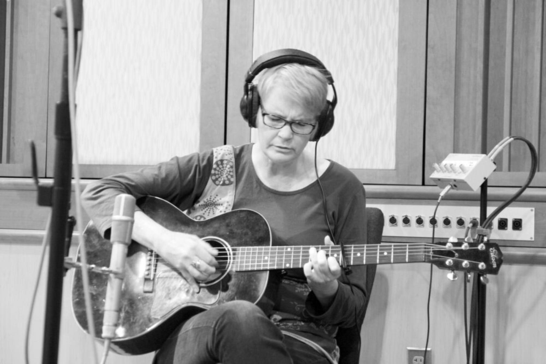 Americana Sundays: An Afternoon with Darcy Wilkin