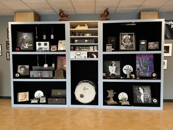 AVIQ Showroom